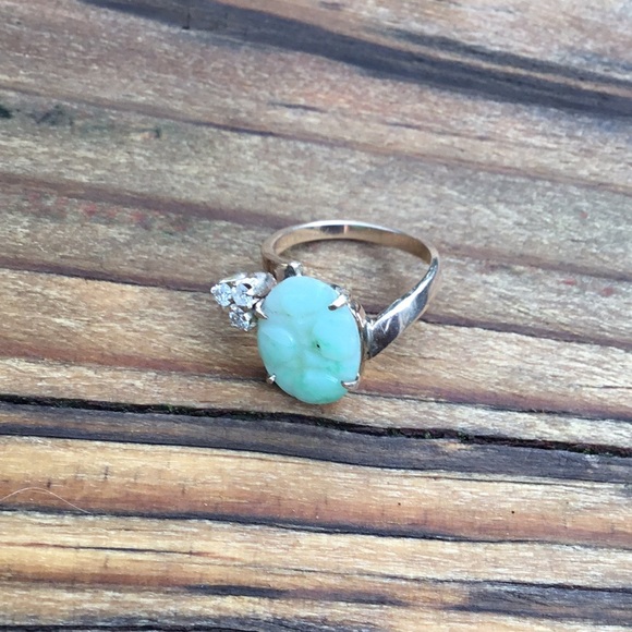 10kt yellow gold jade and diamond ring…2.5 grams - Picture 5 of 11